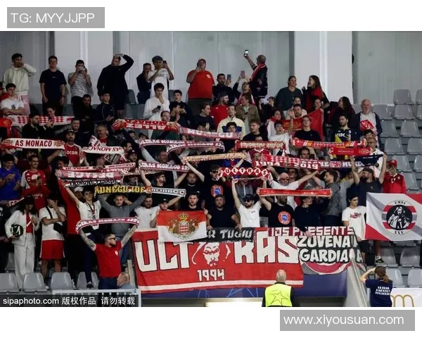 球星驾到绿茵场展风采 聚焦足球之巅的荣耀与梦想