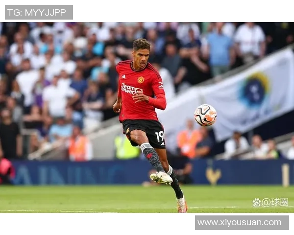 神奇足球球星的传奇足迹:从草根到世界之巅的奇迹之路 神奇足球球星的传奇足迹:从草根到世界之巅的奇迹之路